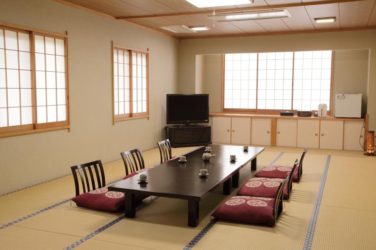 Sanazawa-No-Mori Hotel Numata  Стая снимка