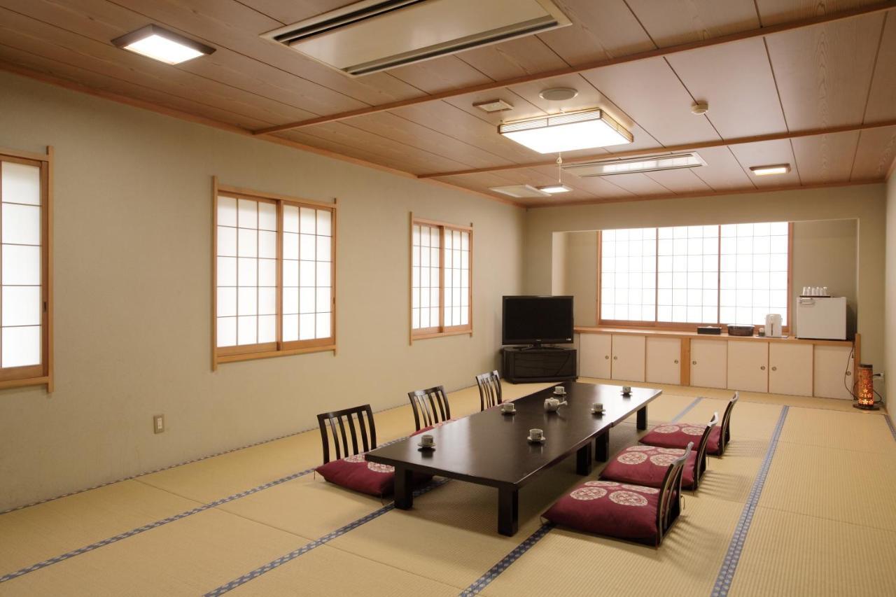 Sanazawa-No-Mori Hotel Numata  Стая снимка